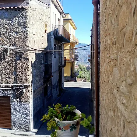 Le Di Gilda * Castiglione De Sicilia